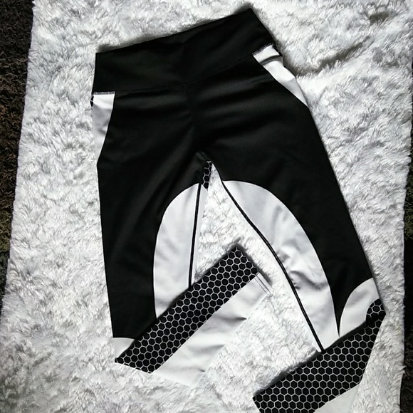 Sm/Med: ACTIVE WEAR JOGGERS - Picture 4 of 6